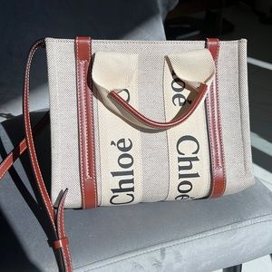 Small woody tote bag with strap